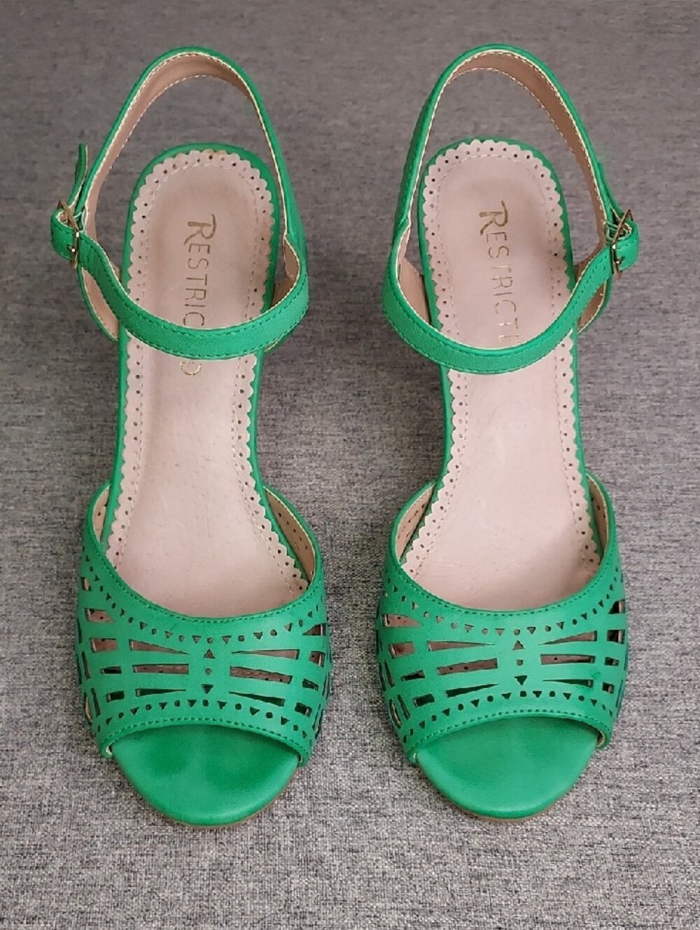 Restricted Green Cutout Open Toe Ankle Strap Block Heel Size 7.5